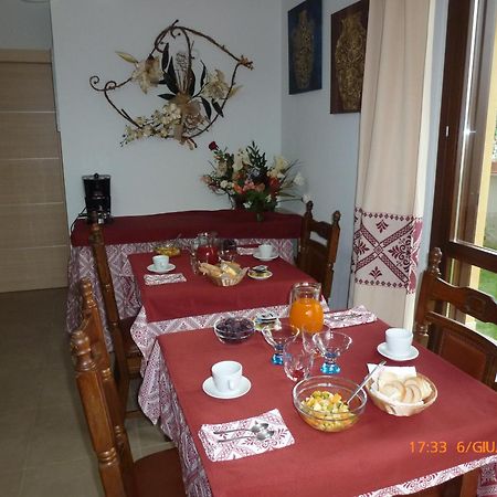 Emozioni D'Estate Bed & Breakfast Pula Exterior photo