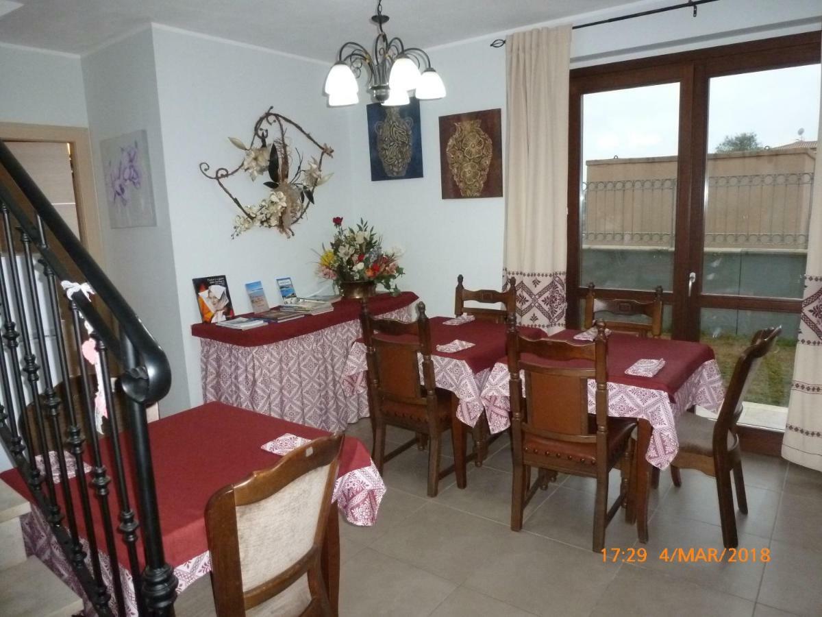 Emozioni D'Estate Bed & Breakfast Pula Exterior photo