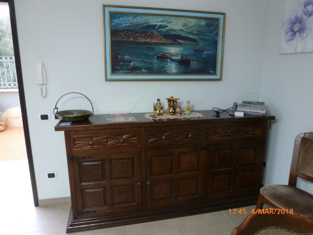 Emozioni D'Estate Bed & Breakfast Pula Exterior photo