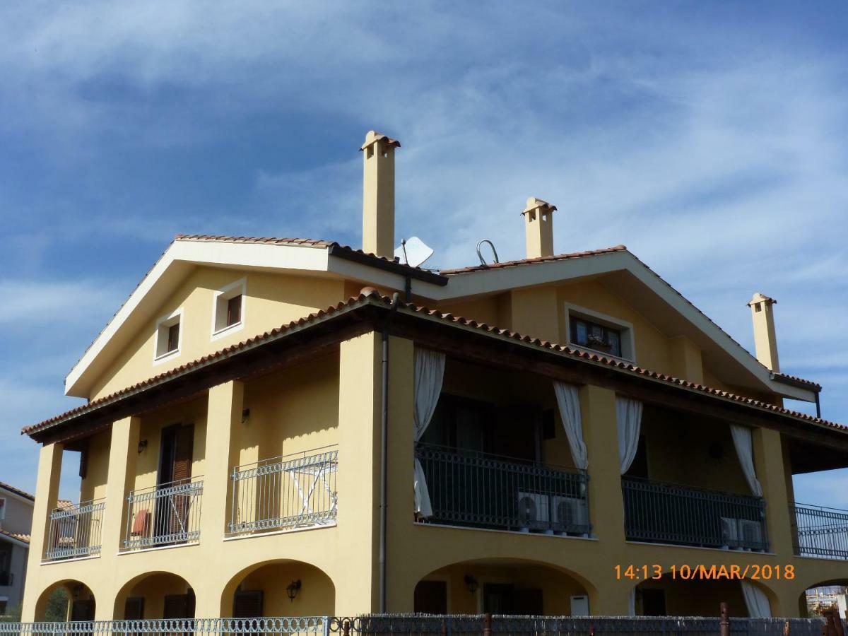 Emozioni D'Estate Bed & Breakfast Pula Exterior photo