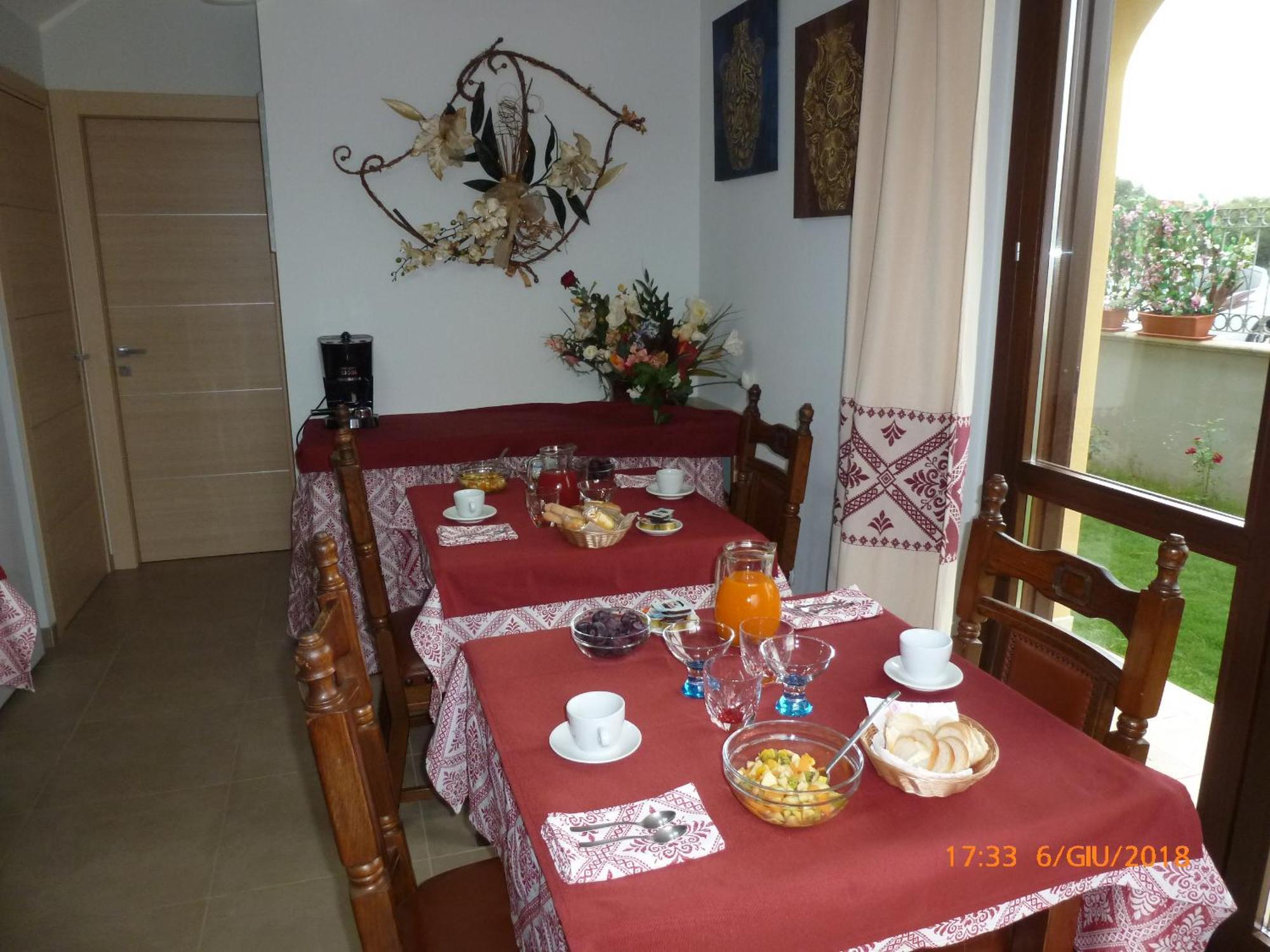 Emozioni D'Estate Bed & Breakfast Pula Exterior photo