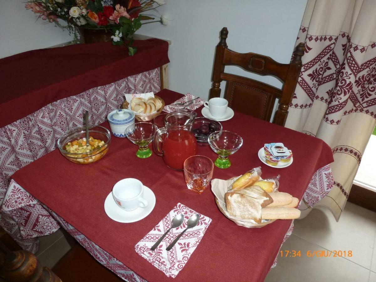 Emozioni D'Estate Bed & Breakfast Pula Exterior photo